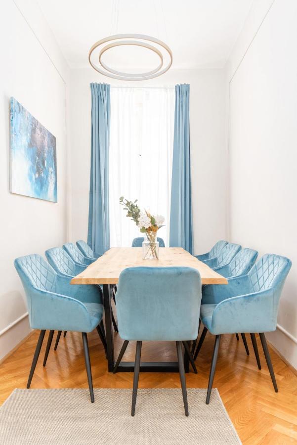Spacious And Near Metro I Close To Parks I Akh Viena Exterior foto