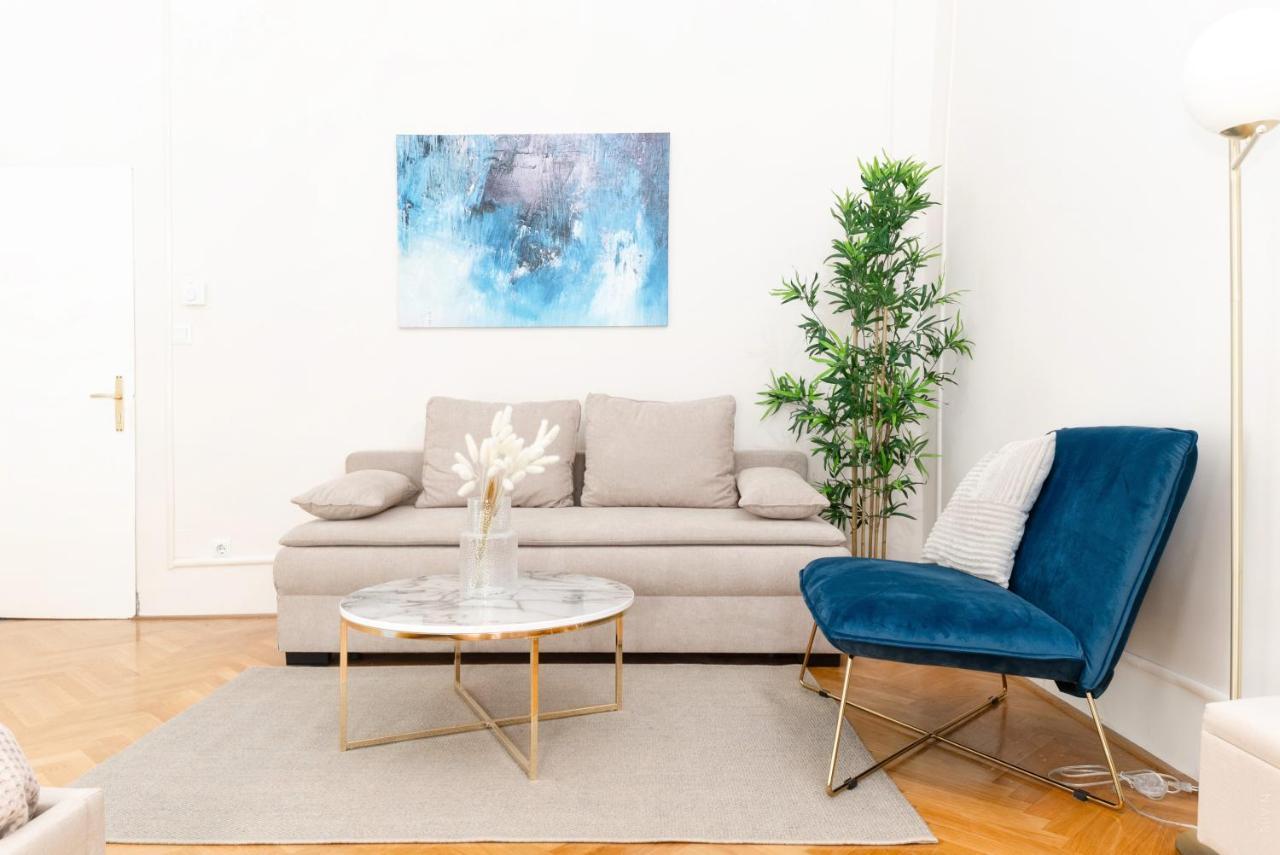 Spacious And Near Metro I Close To Parks I Akh Viena Exterior foto