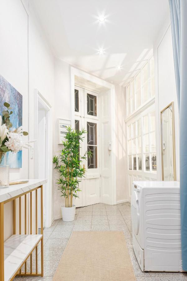 Spacious And Near Metro I Close To Parks I Akh Viena Exterior foto