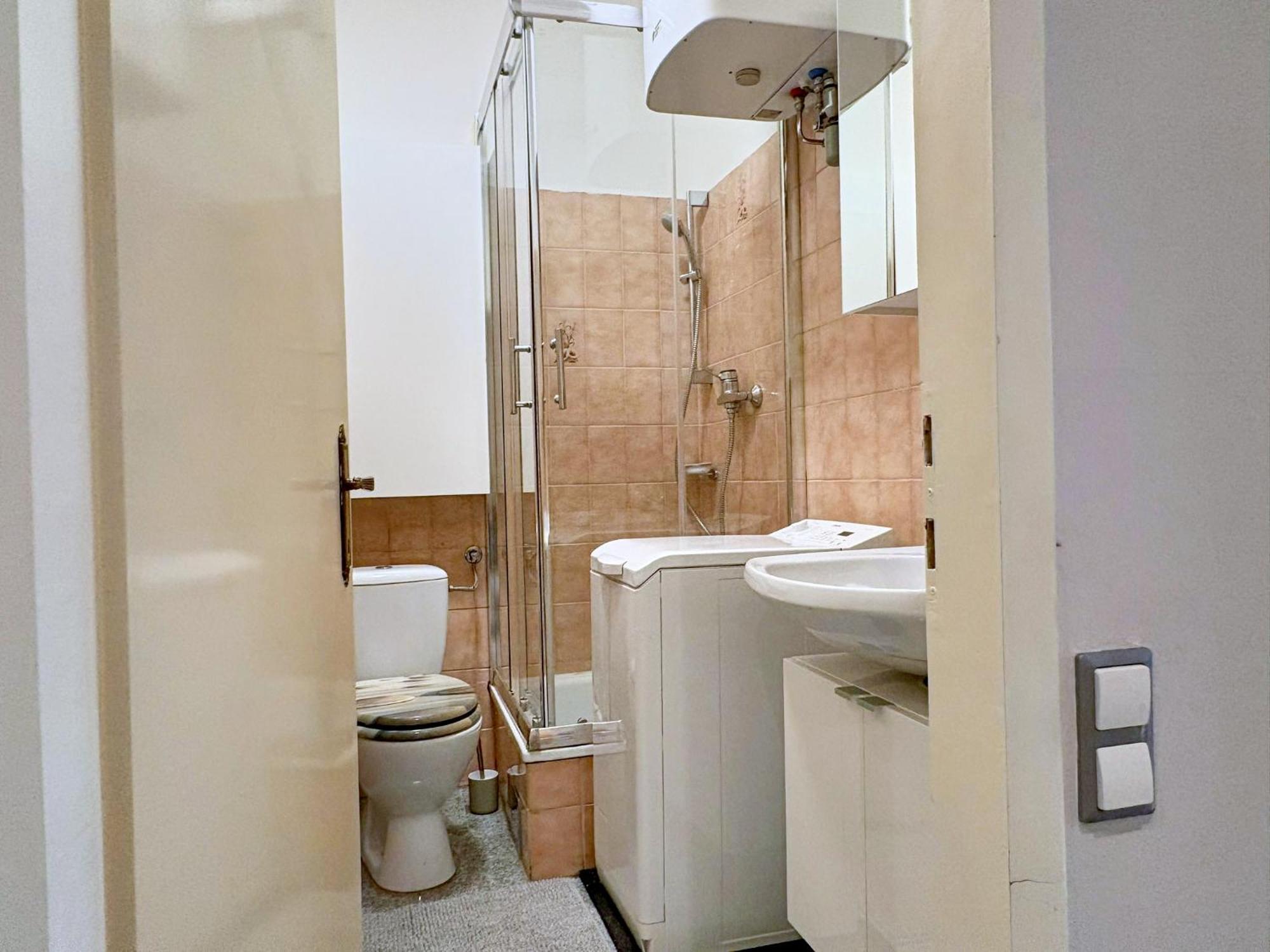 Spacious And Near Metro I Close To Parks I Akh Viena Exterior foto