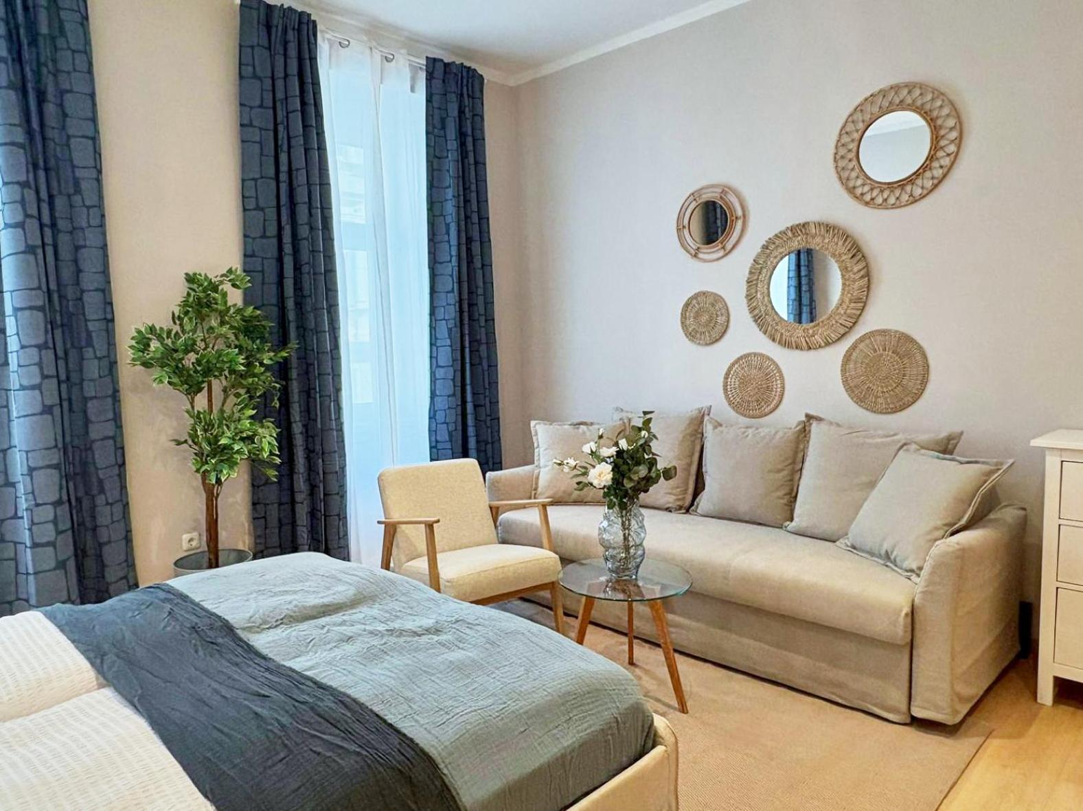 Spacious And Near Metro I Close To Parks I Akh Viena Exterior foto