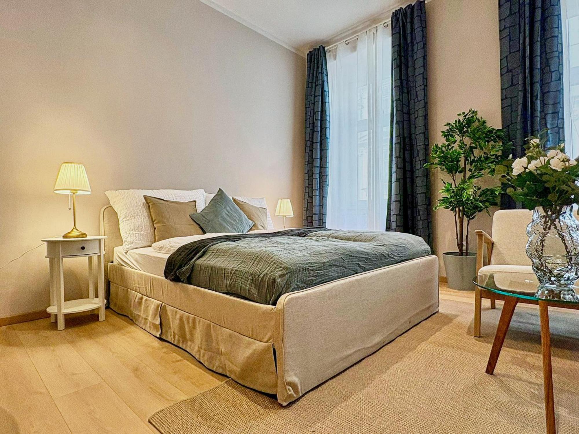 Spacious And Near Metro I Close To Parks I Akh Viena Exterior foto